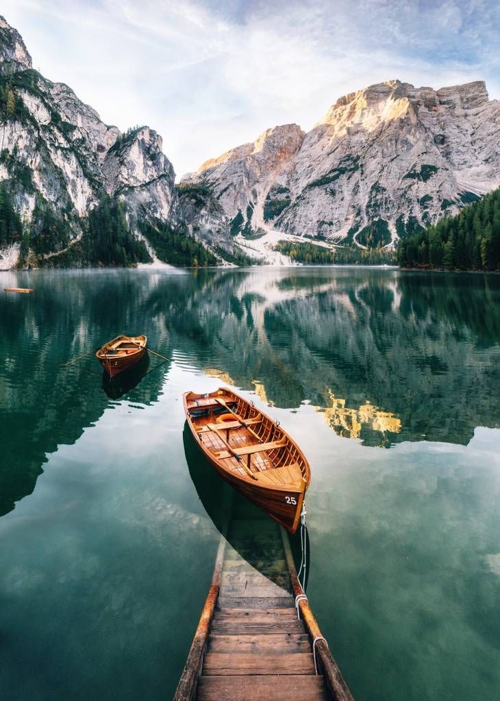 Barche nel lago italiano