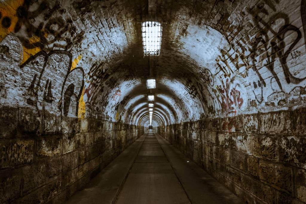 Graffiti tunnel 3D