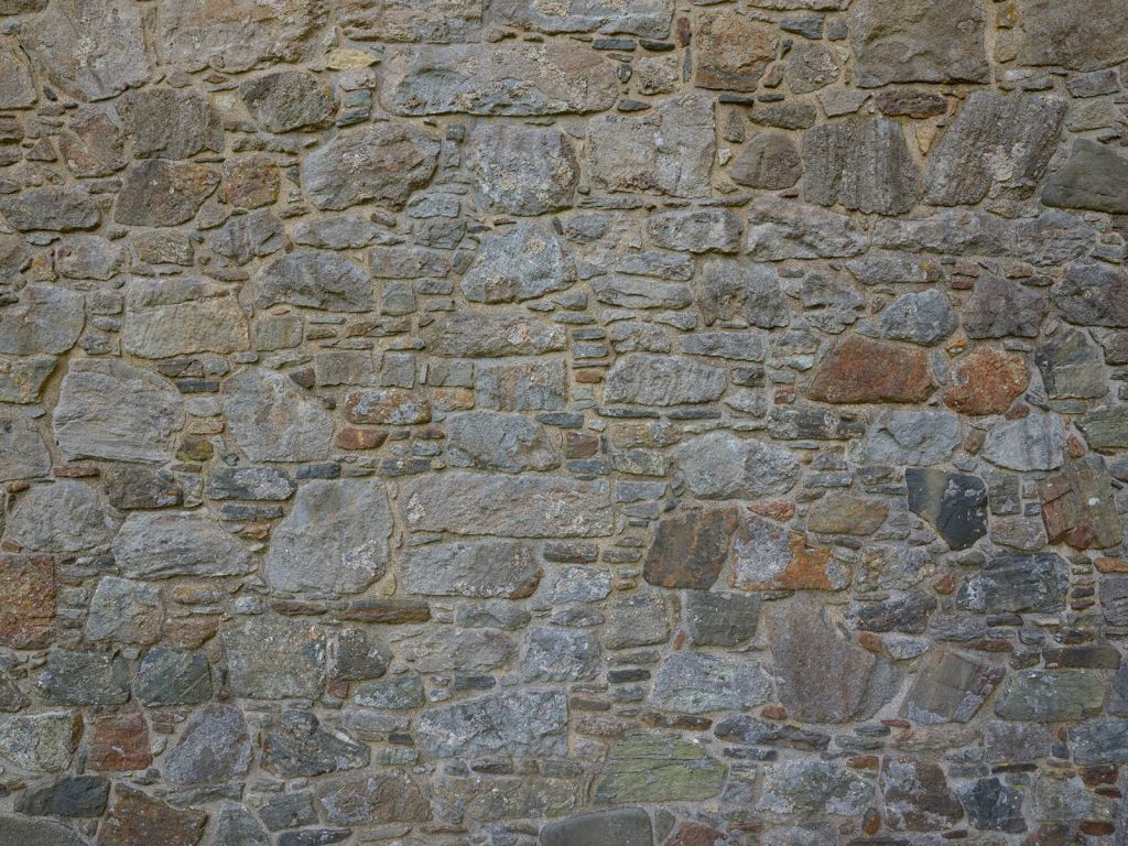 Muro medievale in pietra