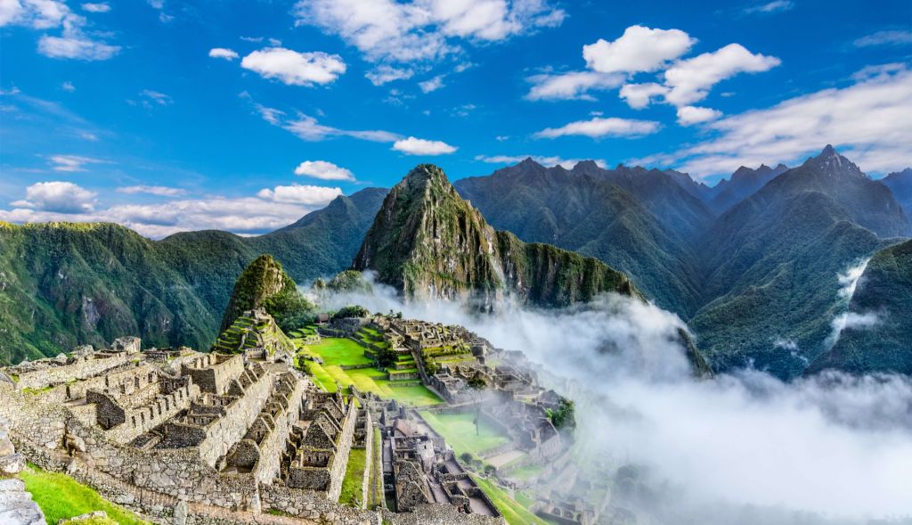 Machu Picchu nella nebbia