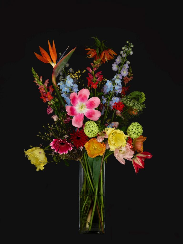 Bouquet di fiori in vaso di vetro