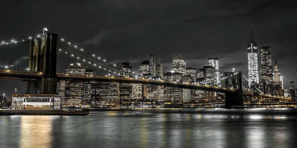 Ponte di Brooklyn di notte