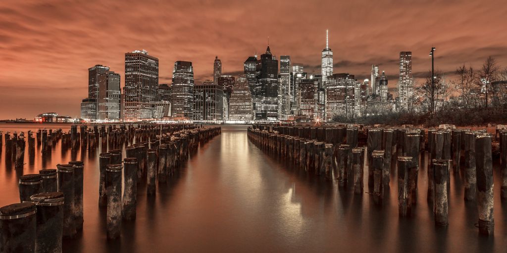 Skyline di Manhattan con i frangiflutti