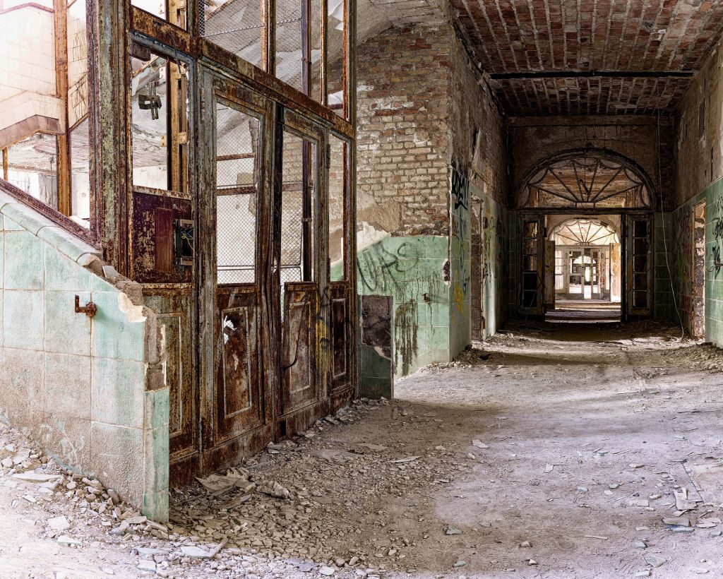 Tromba delle scale in un edificio abbandonato