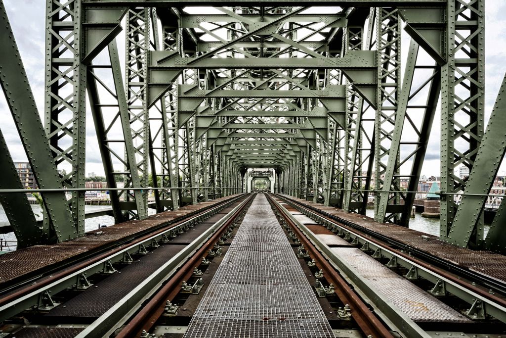 Ponte ferroviario monumentale De Hef a Rotterdam  