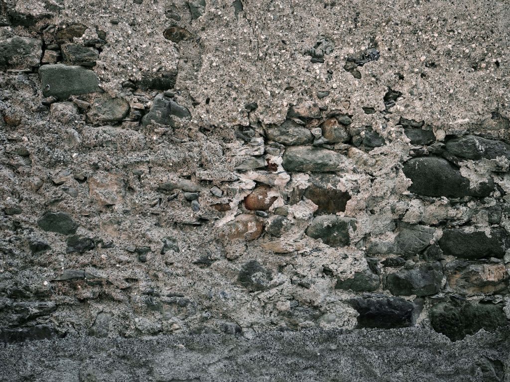Muro con vecchie pietre di grandi dimensioni