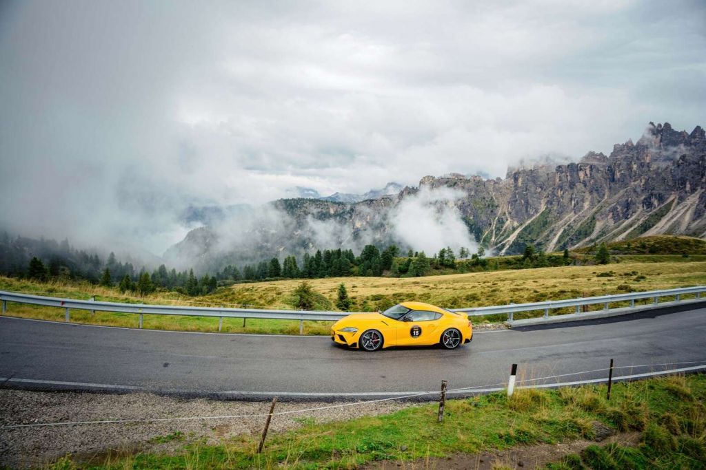 Sportwagen nelle Dolomiti