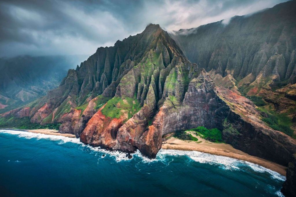 Scogliere drammatiche sulla costa turchese