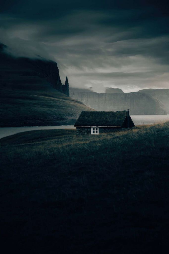 Casetta ai piedi di fiordi selvaggi