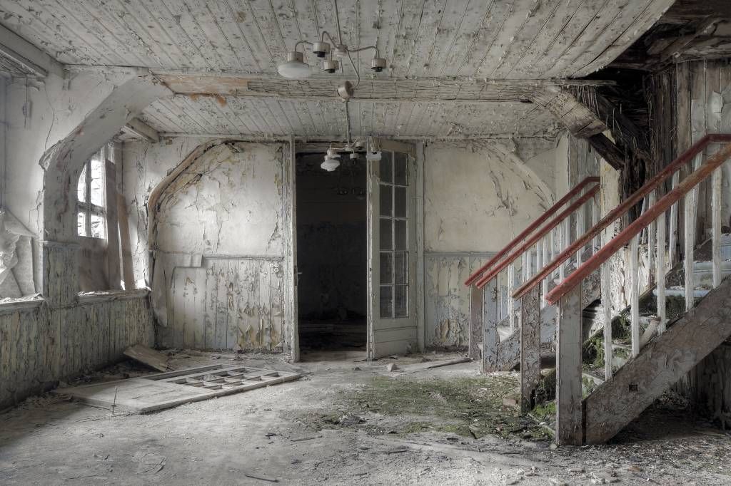 Corrimano rosso hotel