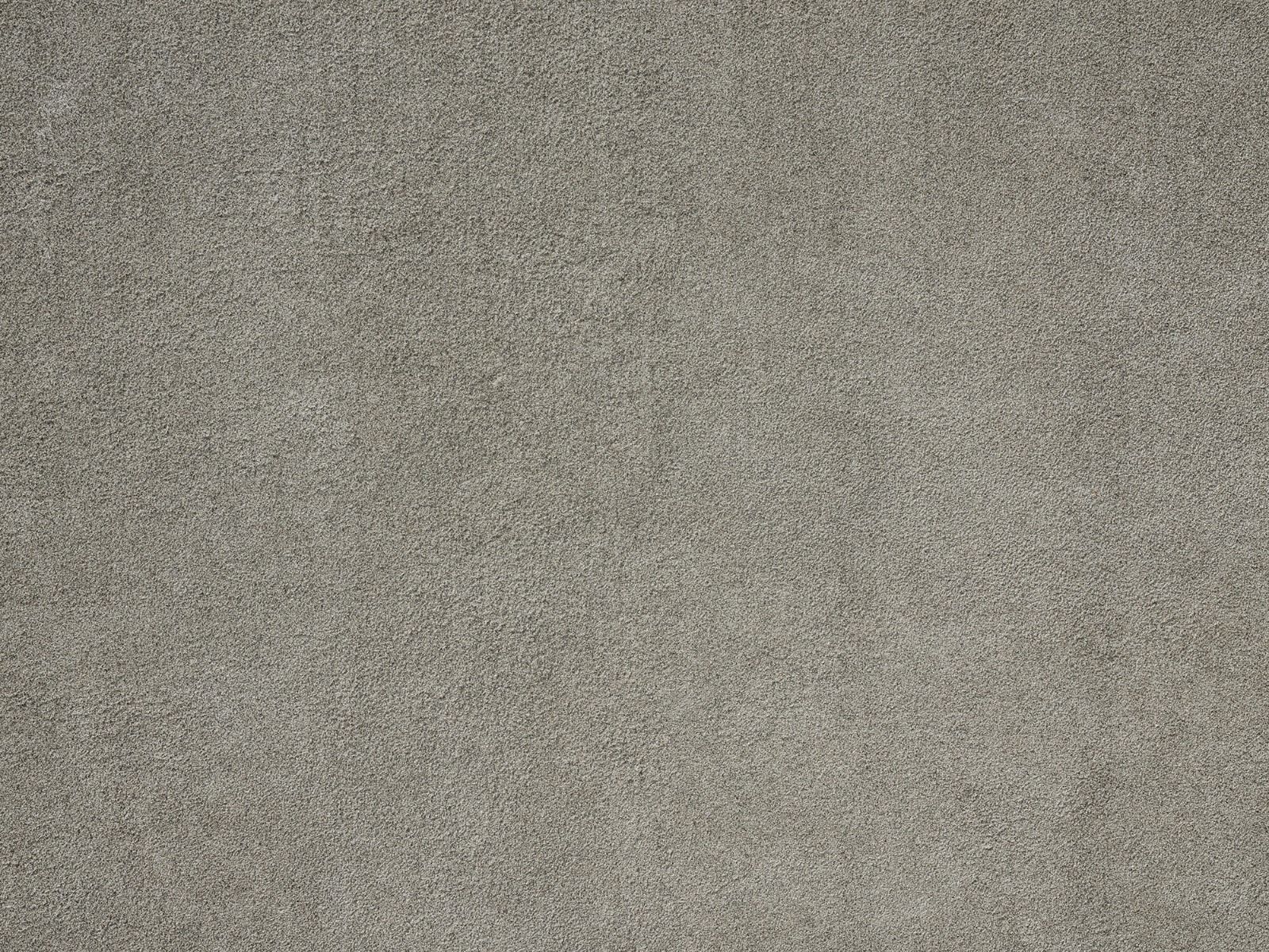 Parete in calcestruzzo con pietre fini