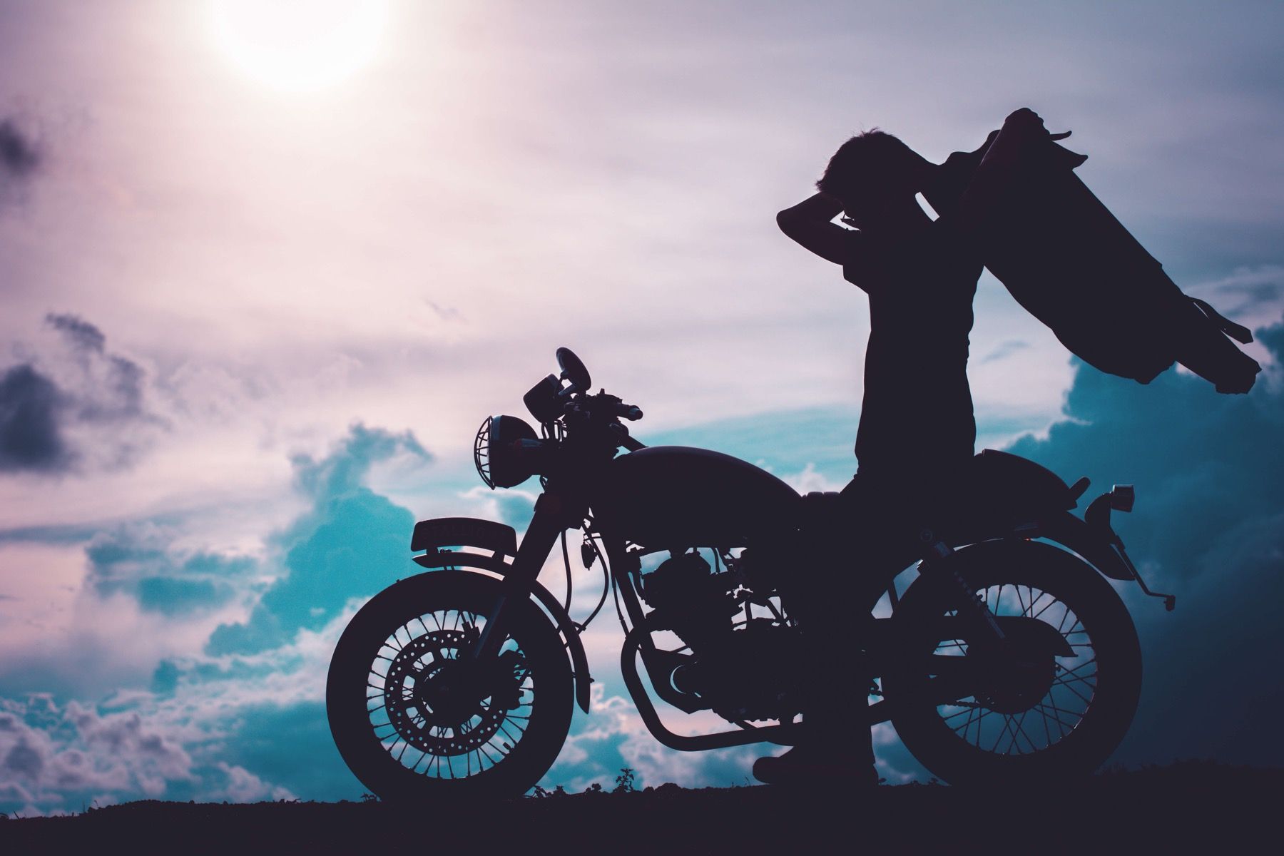 Silhouette motociclista