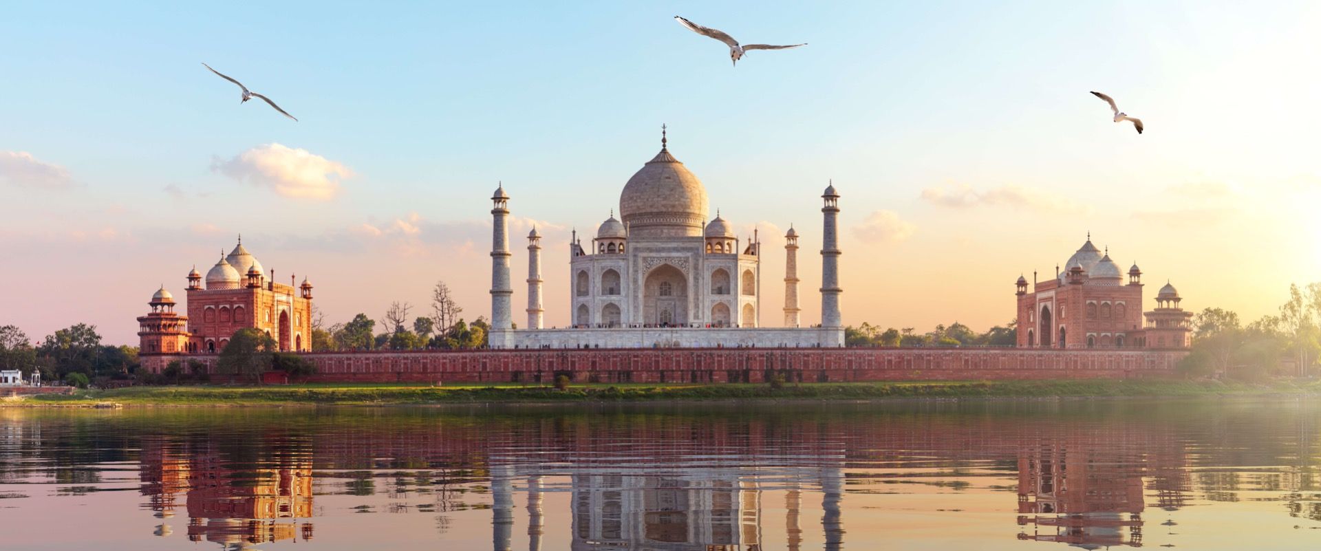Taj Mahal al mattino