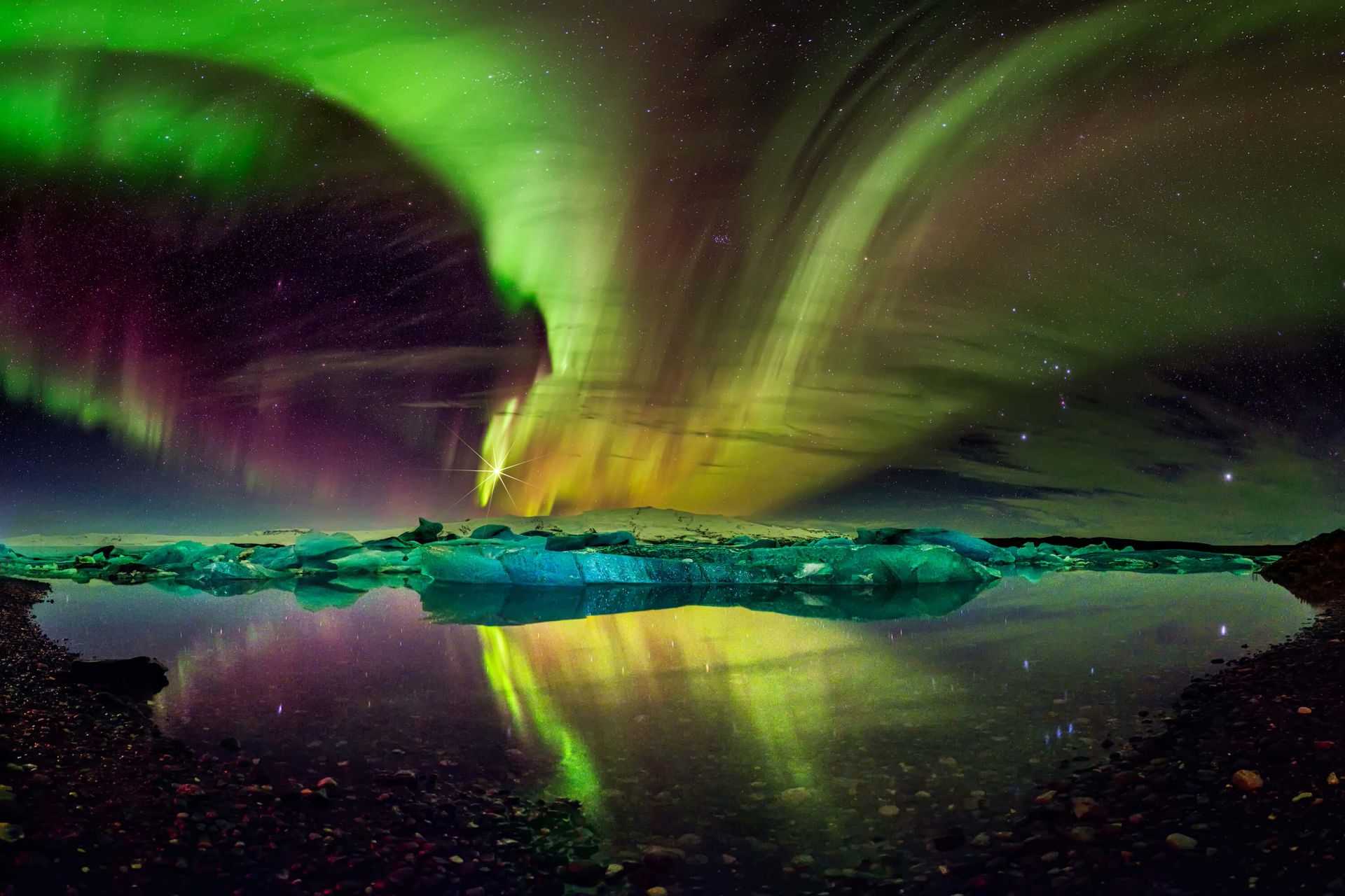 Aurora boreale a Jökulsárlón