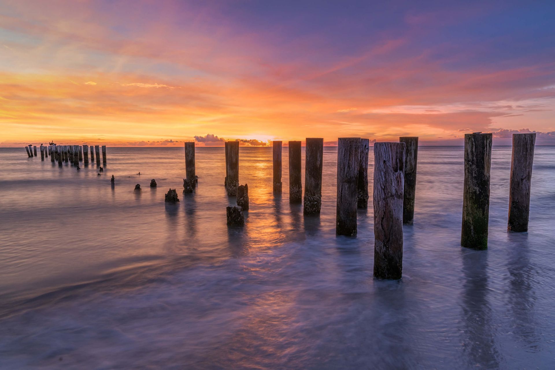 Mare arancione violetto