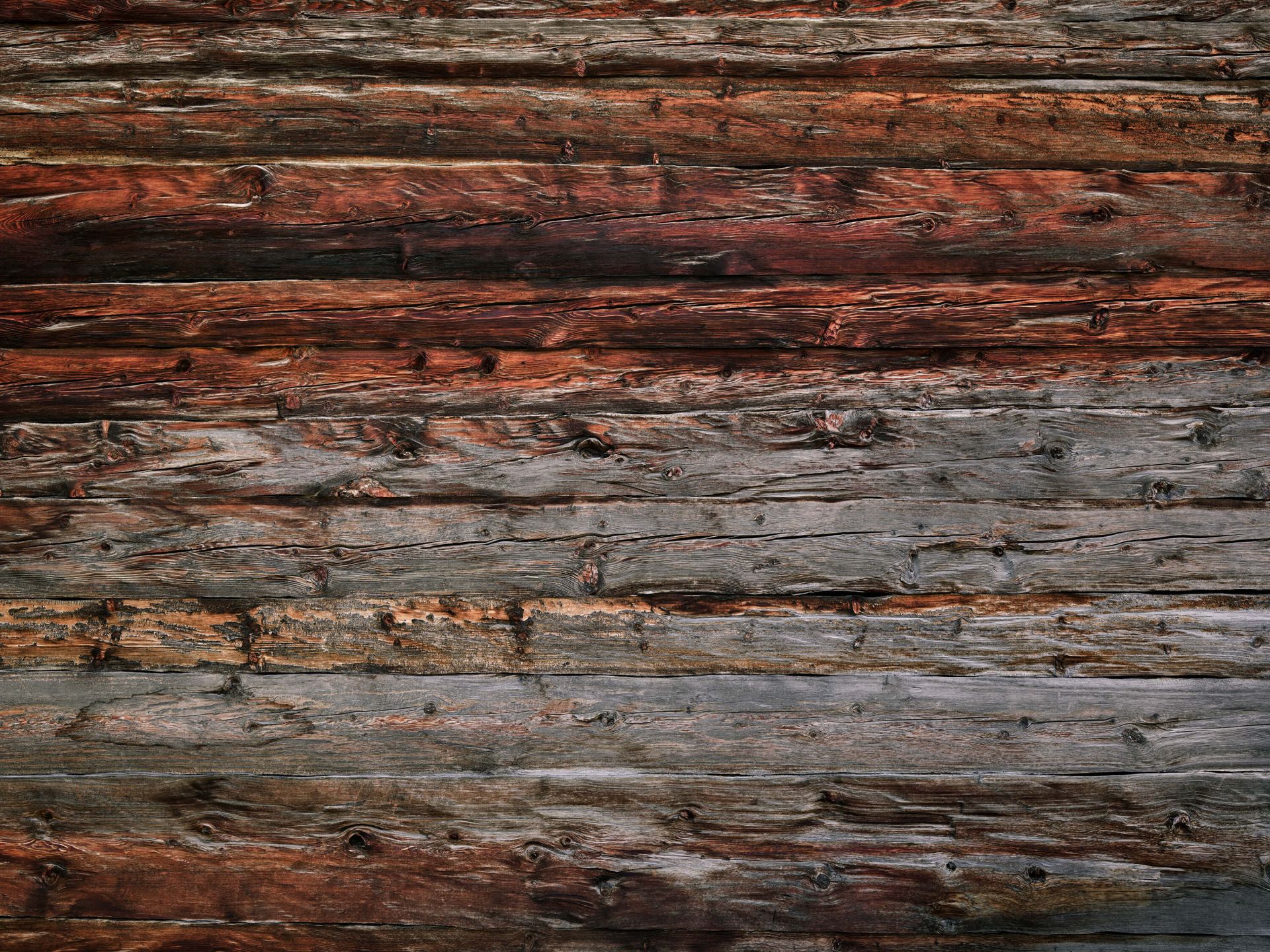 Legno scuro e stagionato