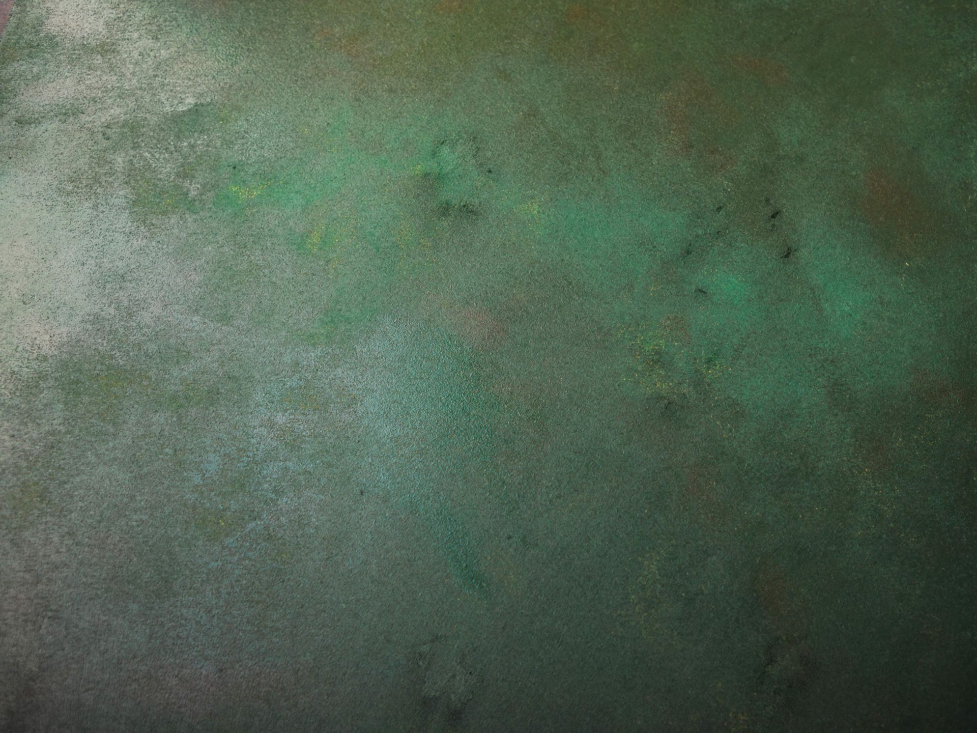 Acciaio con una tinta verdastra