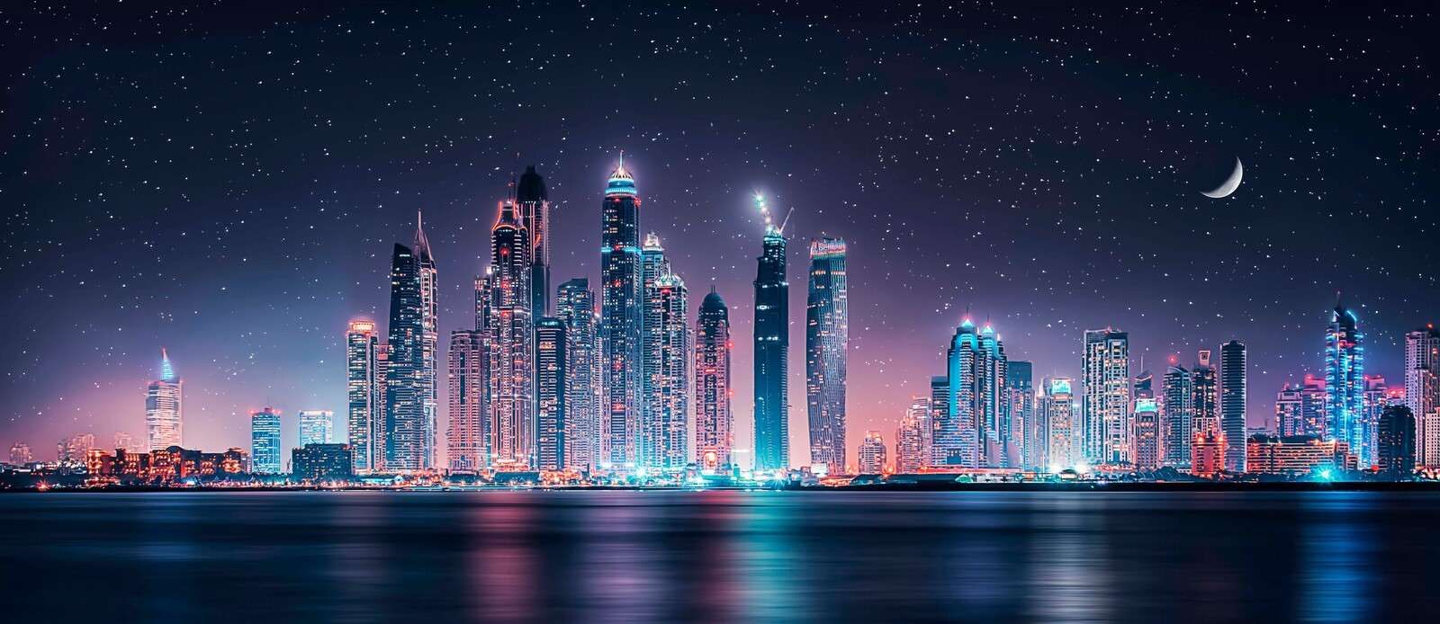 Luce notturna sopra lo skyline