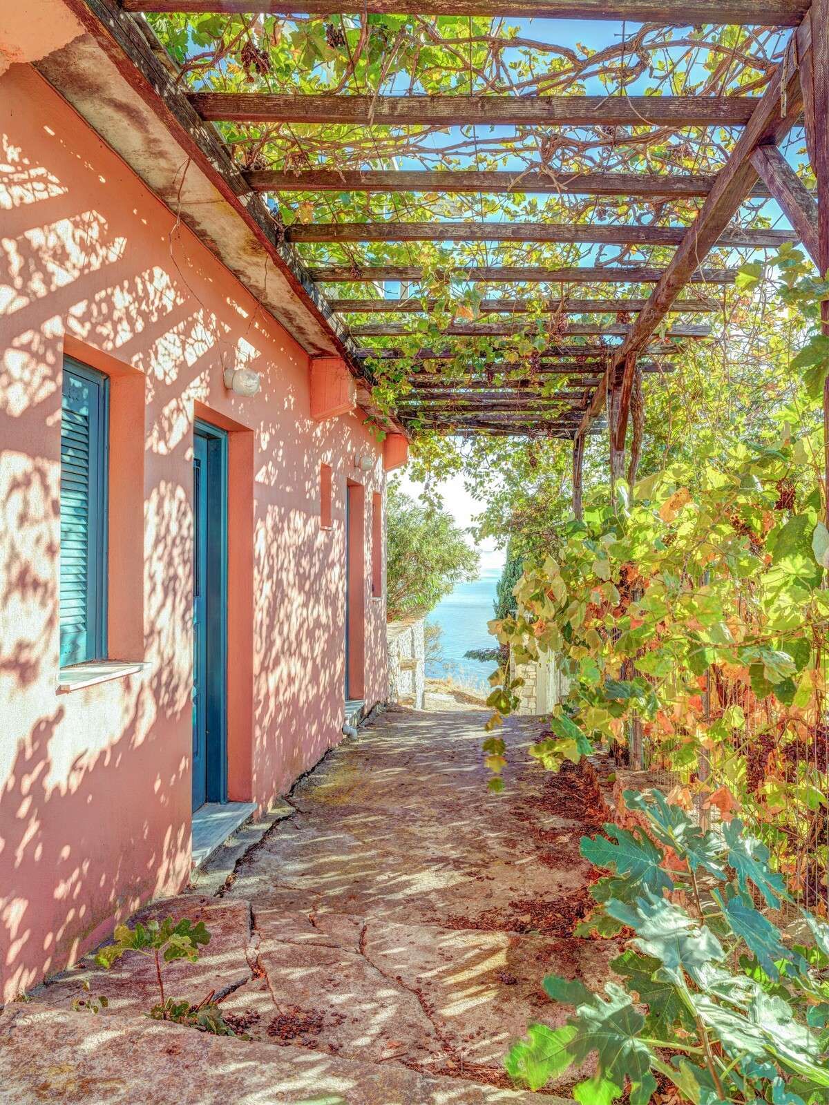 Pergola mediterranea con vista mare